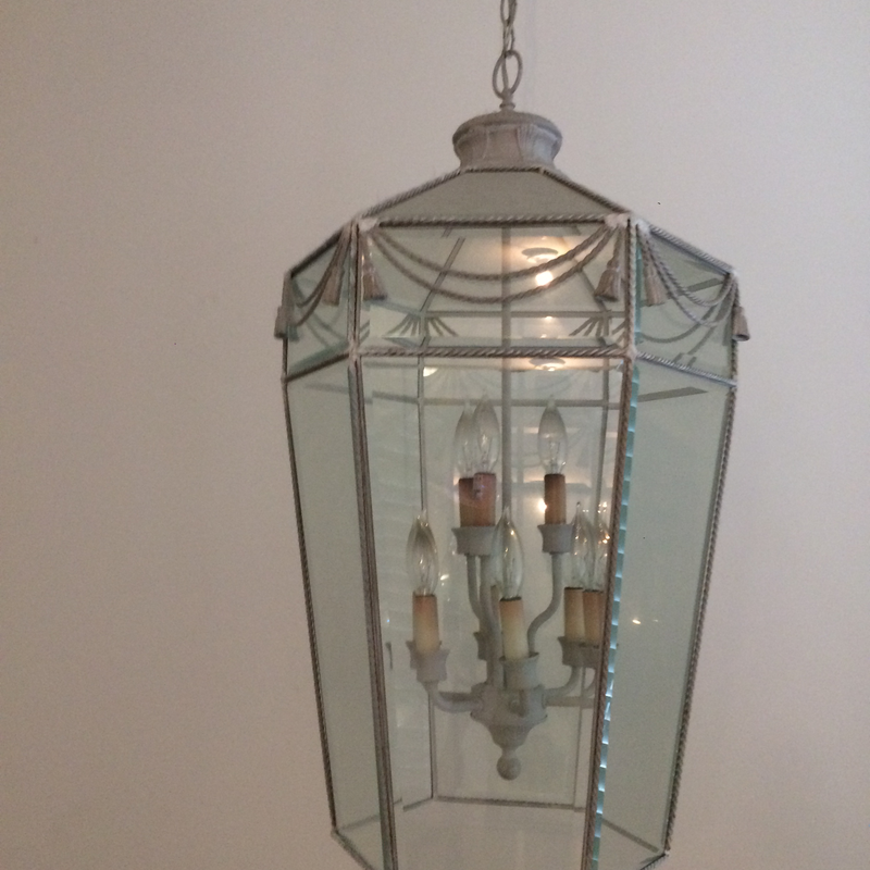 Illustration for article titled  Rate my chandelier Hot or Not ?